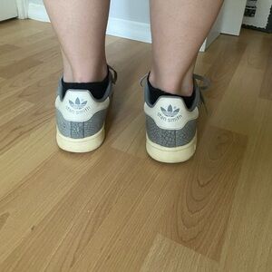 Adidas Stan Smith gray & white sneakers size 8 1/2